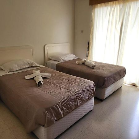 King Philips Apartment Paphos Ngoại thất bức ảnh