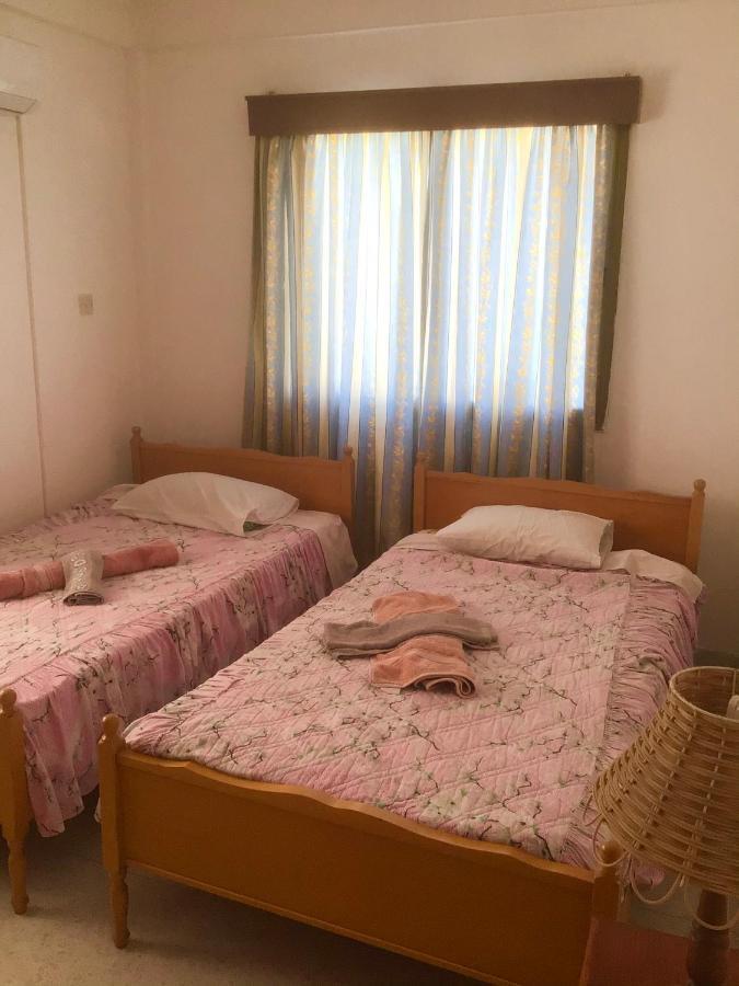 King Philips Apartment Paphos Ngoại thất bức ảnh