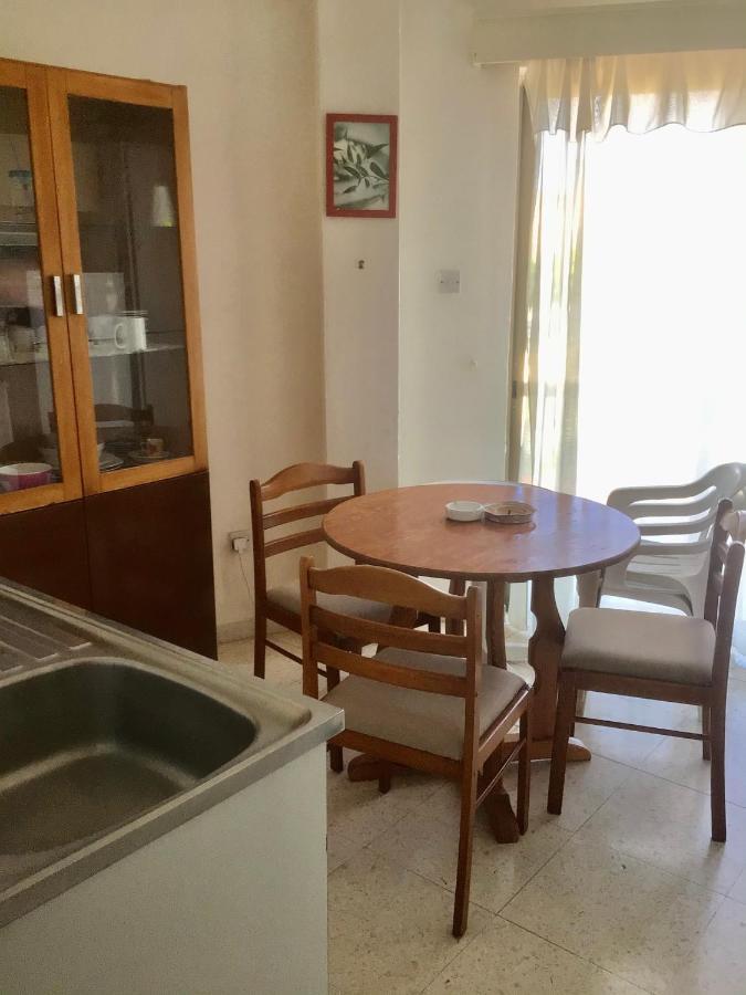 King Philips Apartment Paphos Ngoại thất bức ảnh